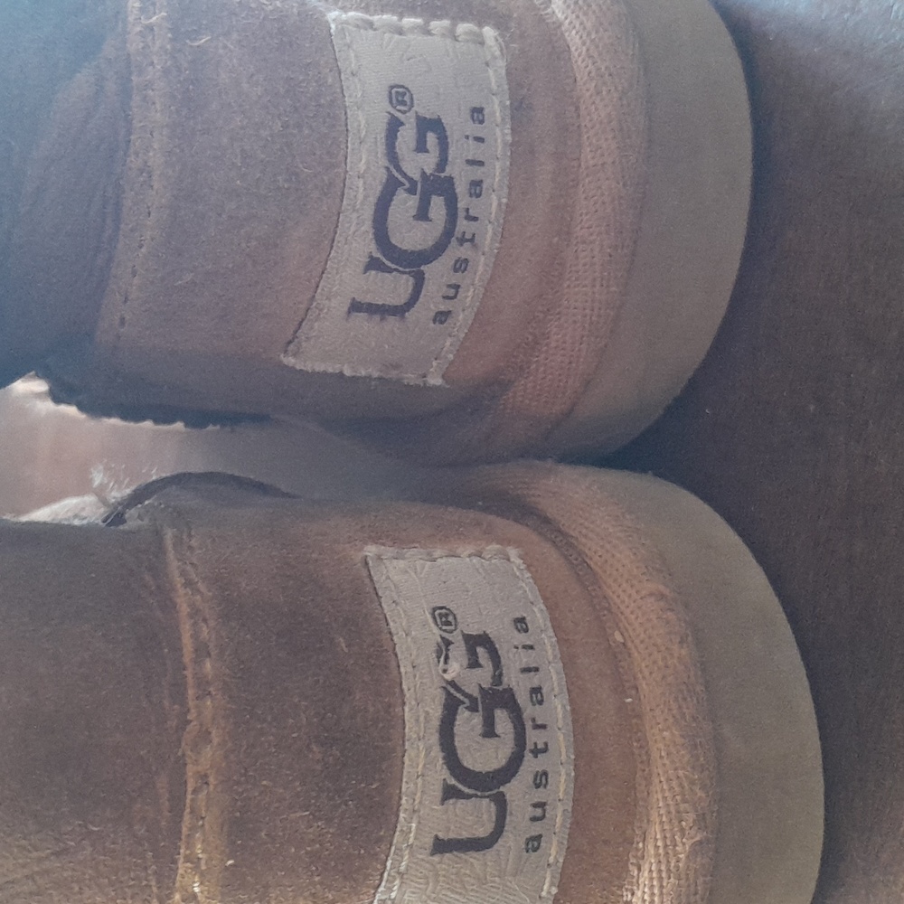 UGG, girls size 6